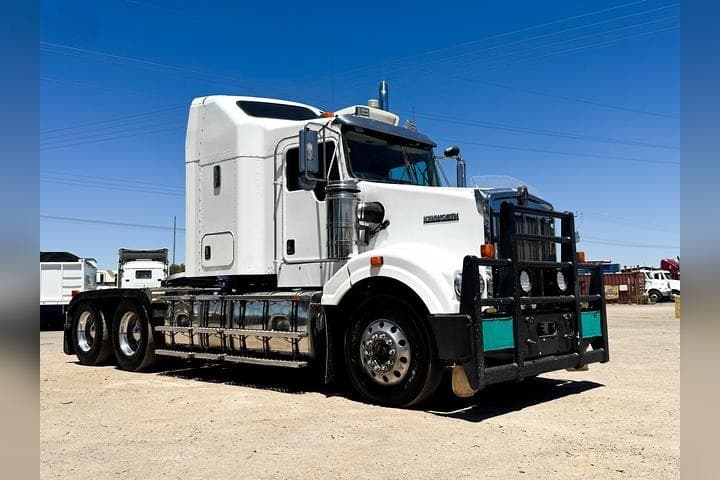 Prime mover trucks Australia - heavy-duty long-haul interstate freight transport